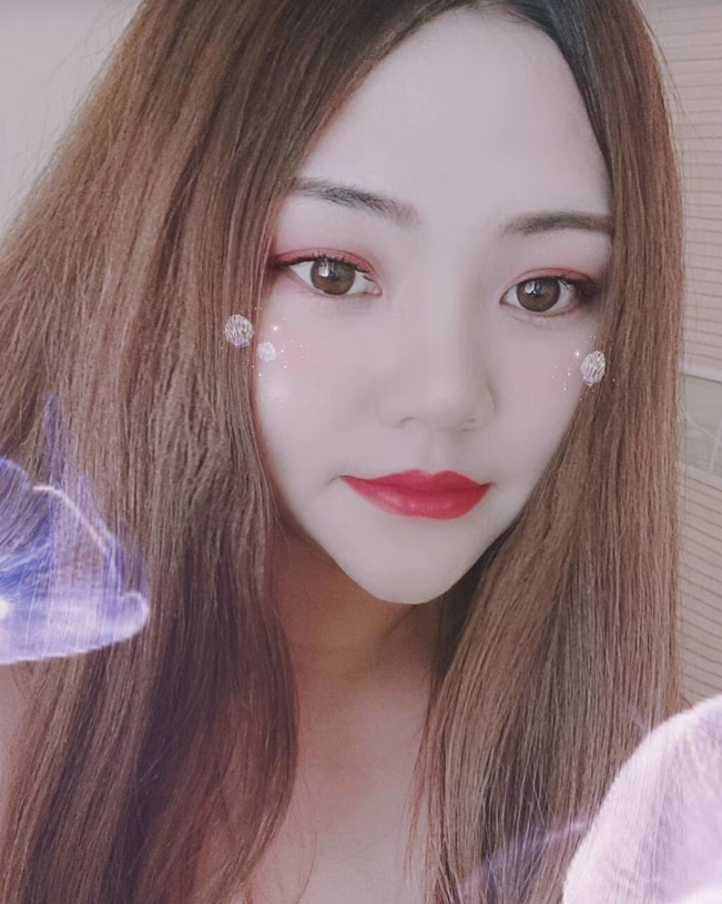 市北家乐福附近的丰满型小姐姐